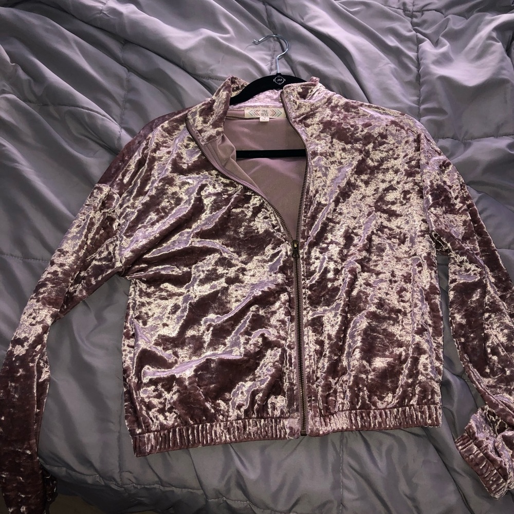 Velvet pinkish sweater